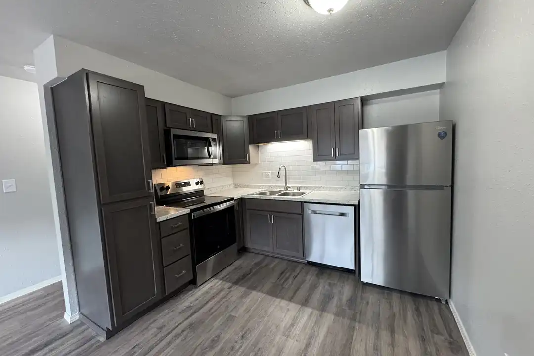 2405 W 2nd Ave unit # 23 – photo 1