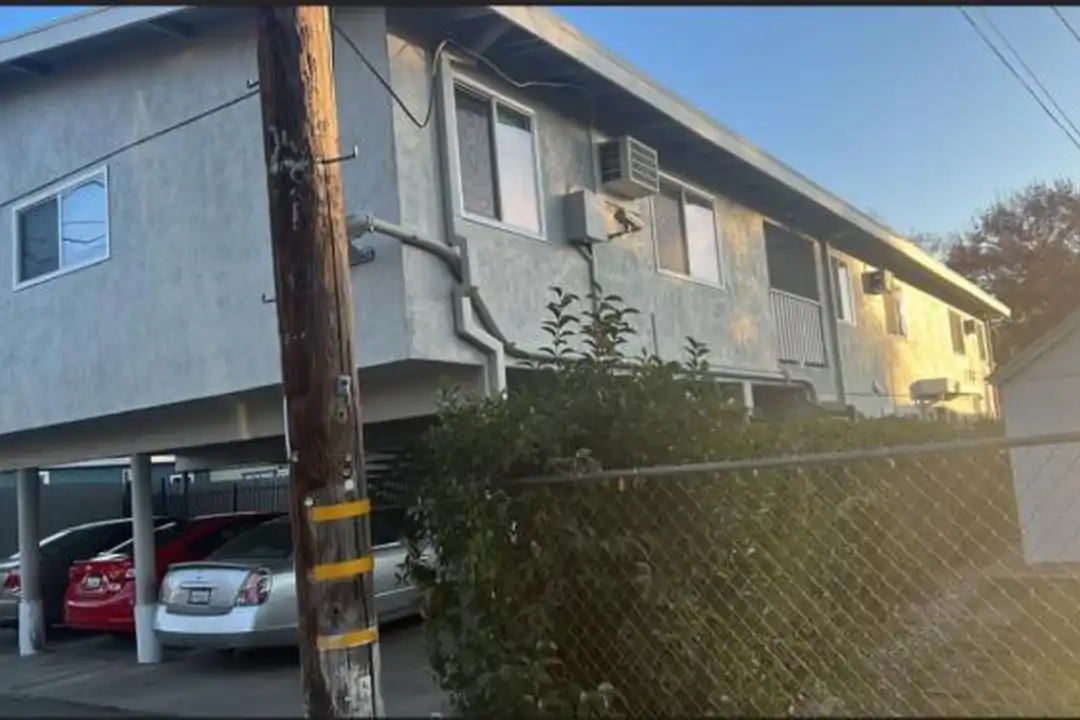 Apartment in Sacramento, North Sacramento - View 5
