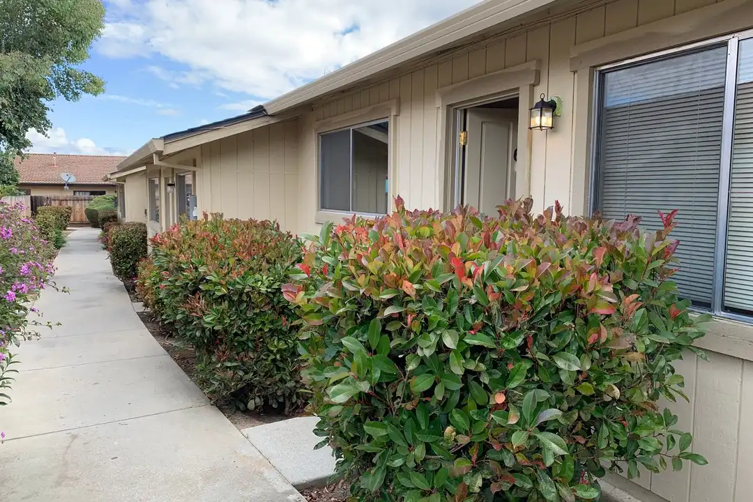 1591 Highland Dr unit 6 - View 4