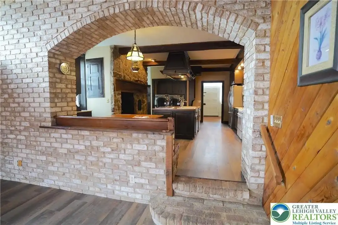 9020 Schantz Rd - View 4