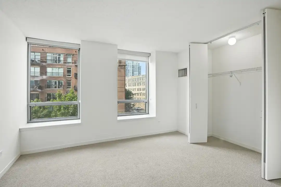 542 N Kingsbury St - View 5