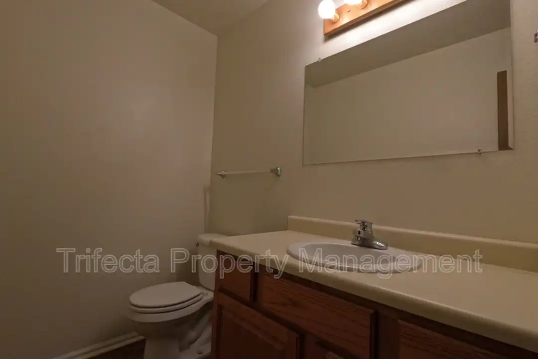 2121 35th Ave Ct unit 18 - More
