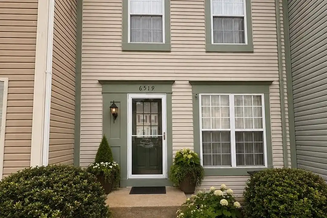 6519 Old Carriage Ln – photo 1