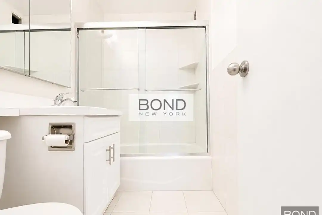 888 8th Ave - More