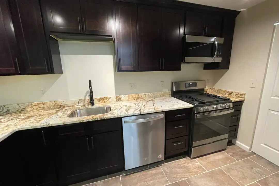 7258 Beacon Hill Dr - View 3
