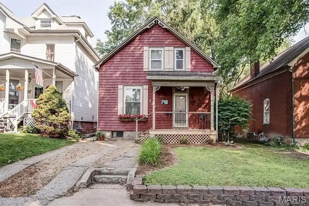 720 E D St – photo 1