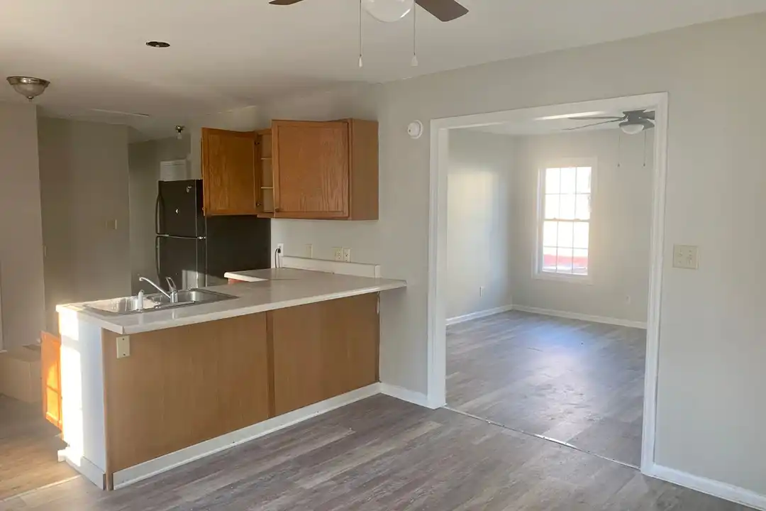 1202 Bay St - View 4