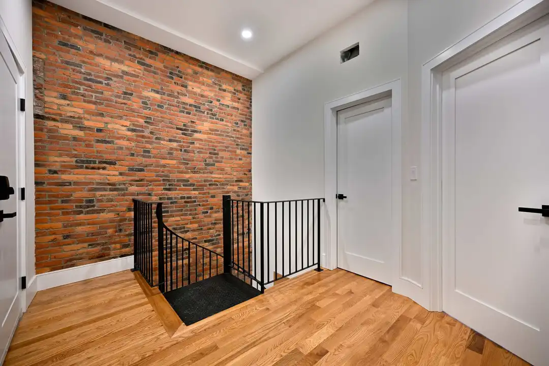 15 Winchester St - View 2