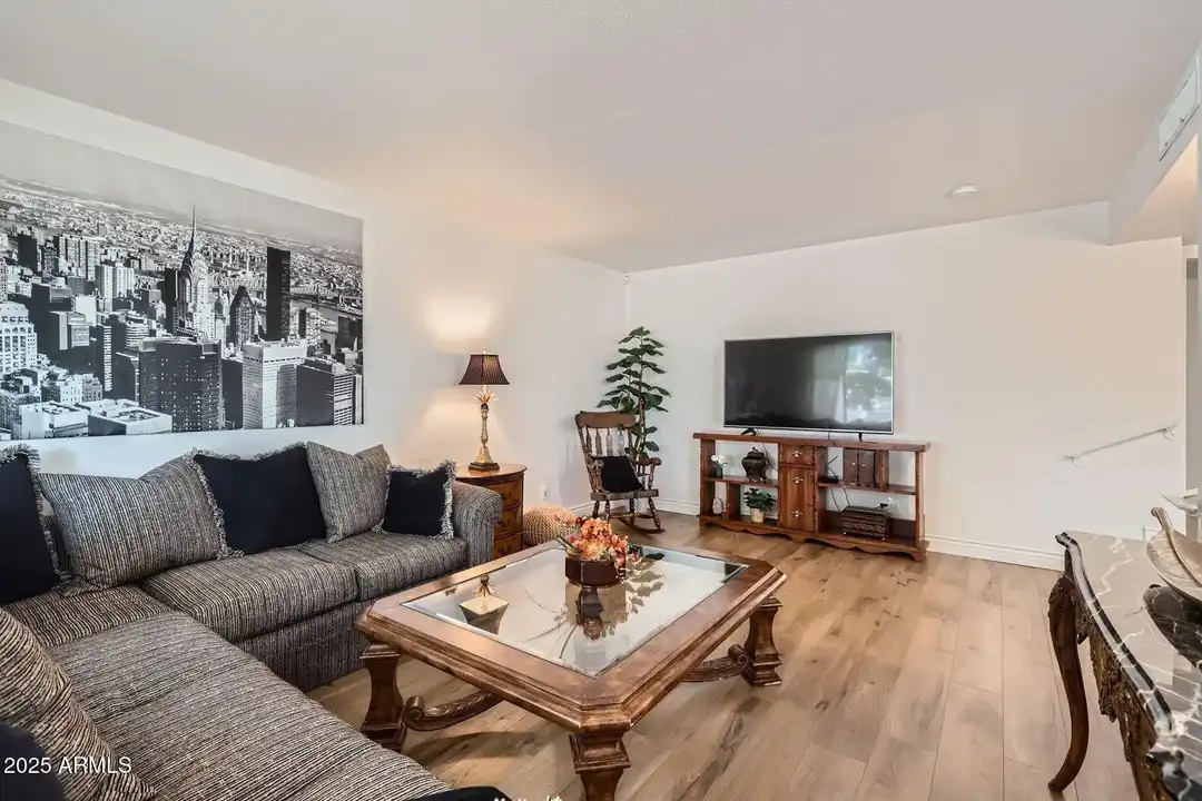 1305 E Steamboat Bend Dr - More