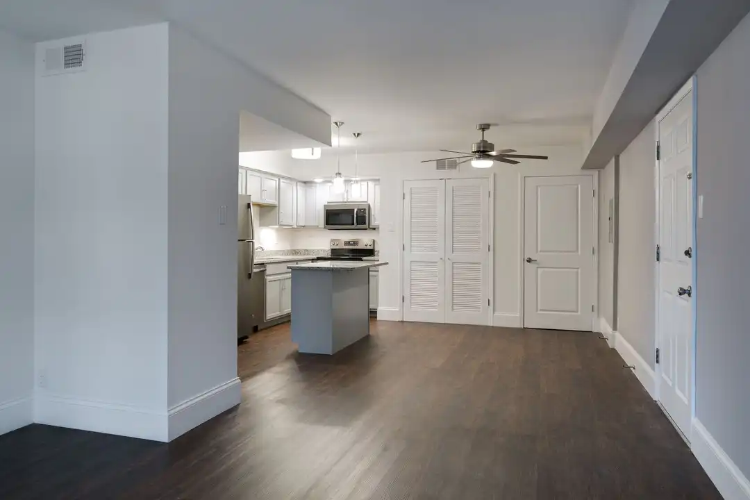 631 Broadmoor Dr unit 631 Unit C - View 3