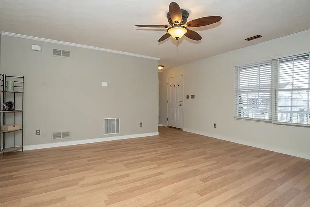 5925 Brandon Dunes Dr – pohled 6