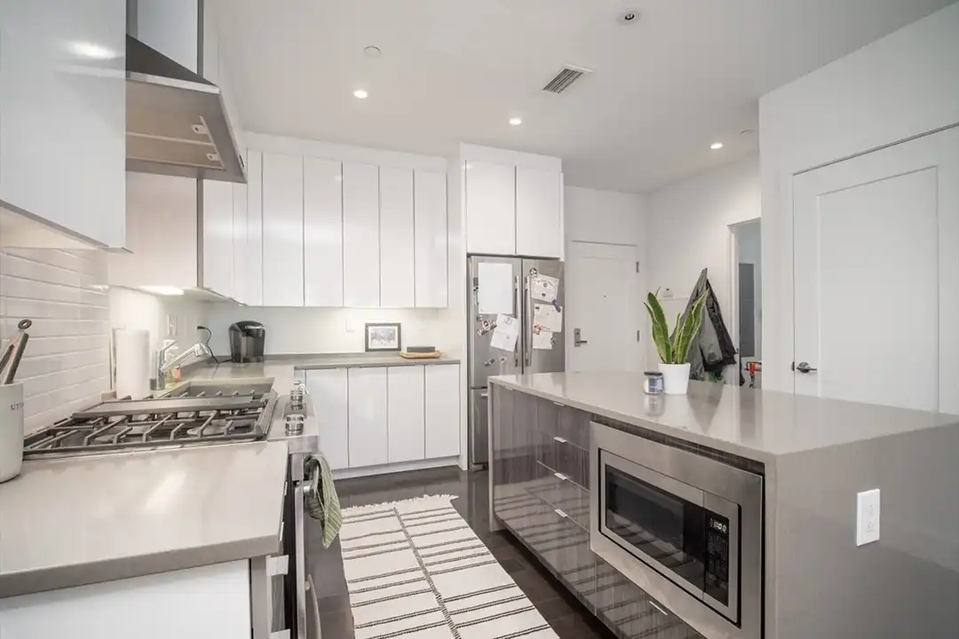 2 W Sixth St unit 205 – pohled 3