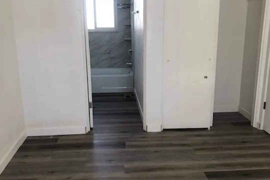 2912 Concord St - View 3