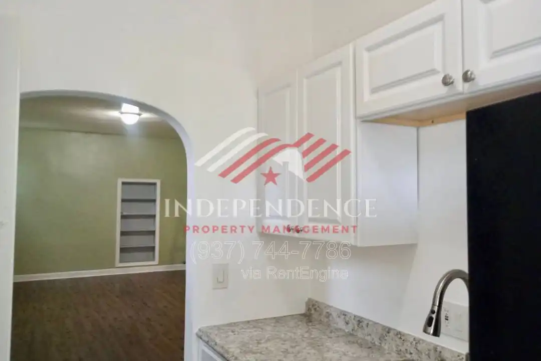 408 N Wayne St unit 11 – photo 1 of 10
