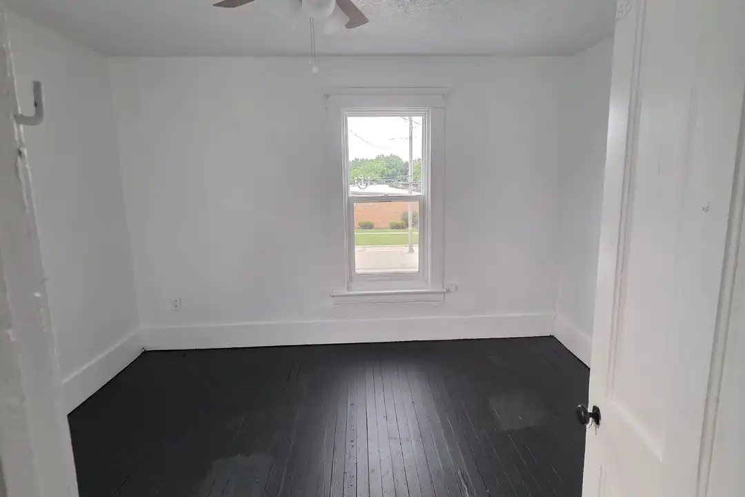 2326 N Ridge Rd – photo 1