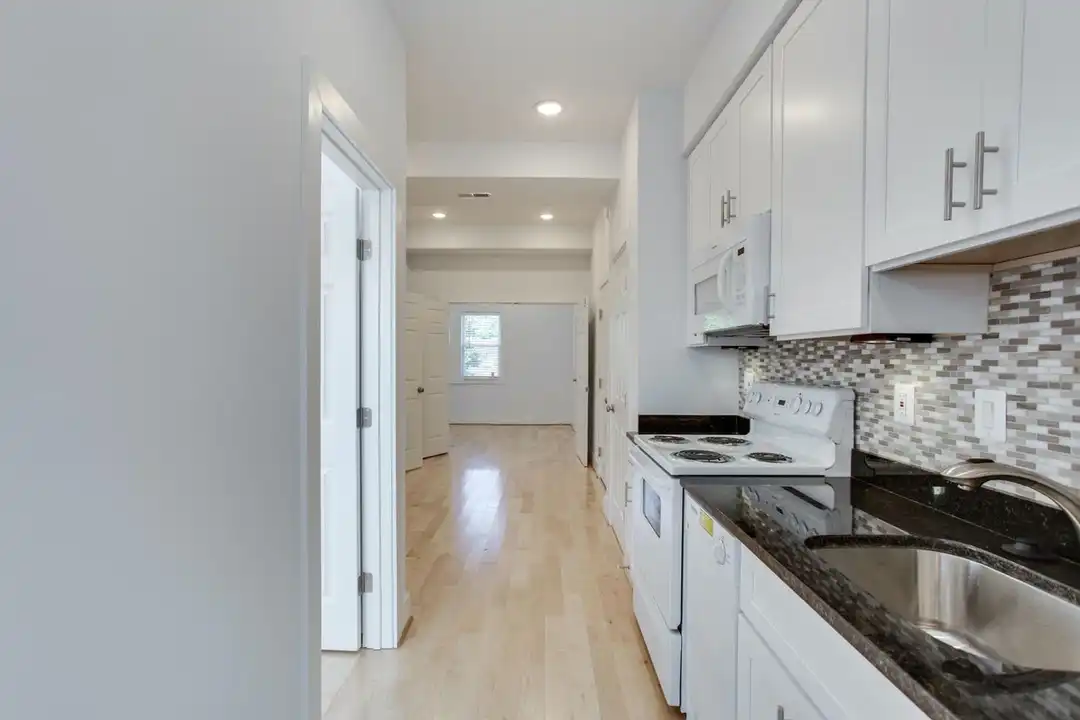 Apartment in Washington - More
