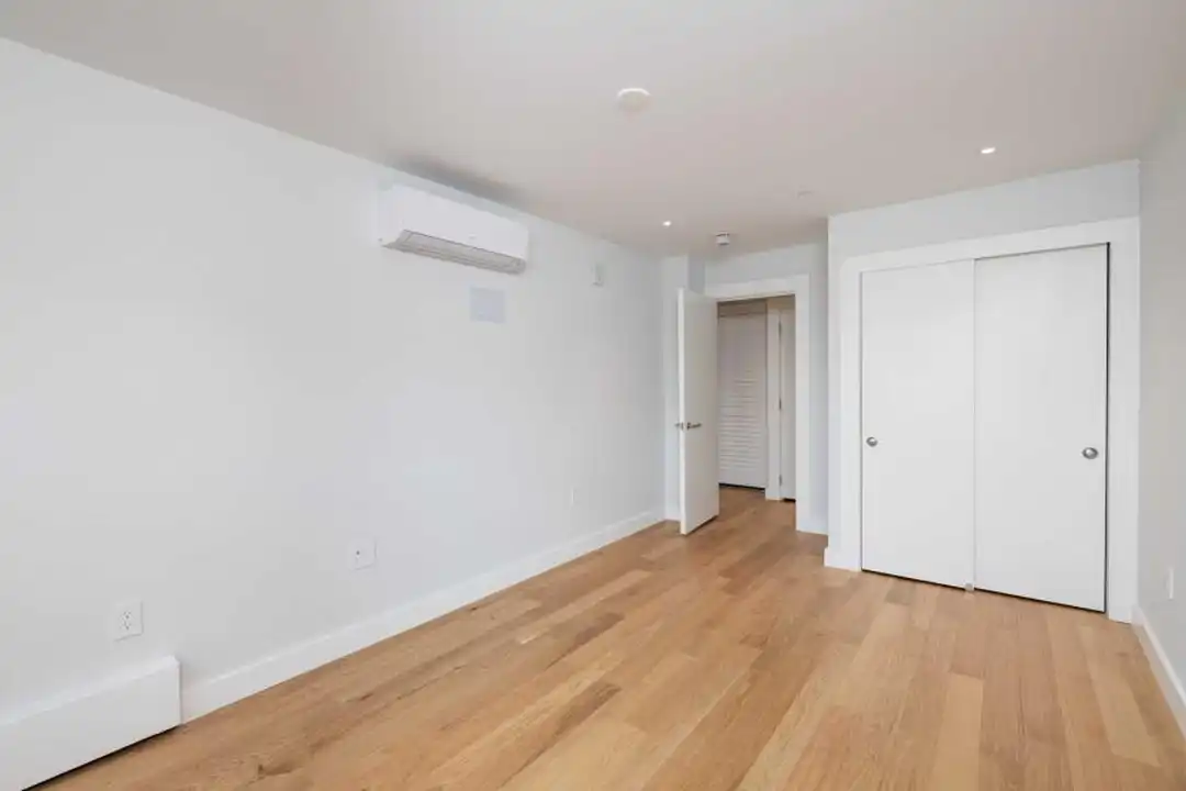 1420 Columbia Rd - View 4