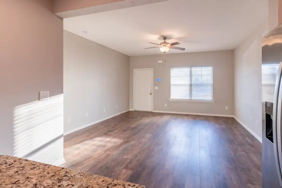 701 Bradburn Village Way – pohled 3