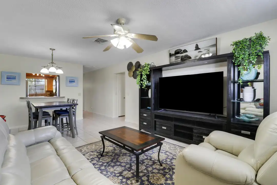 400 Fern St unit 1c - More