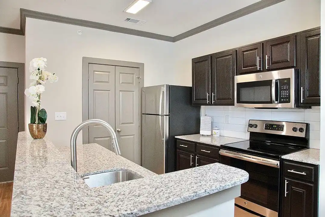 Ivy Park Apartments – photo 1