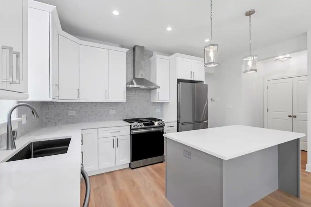Apartment in Chicago - View 5