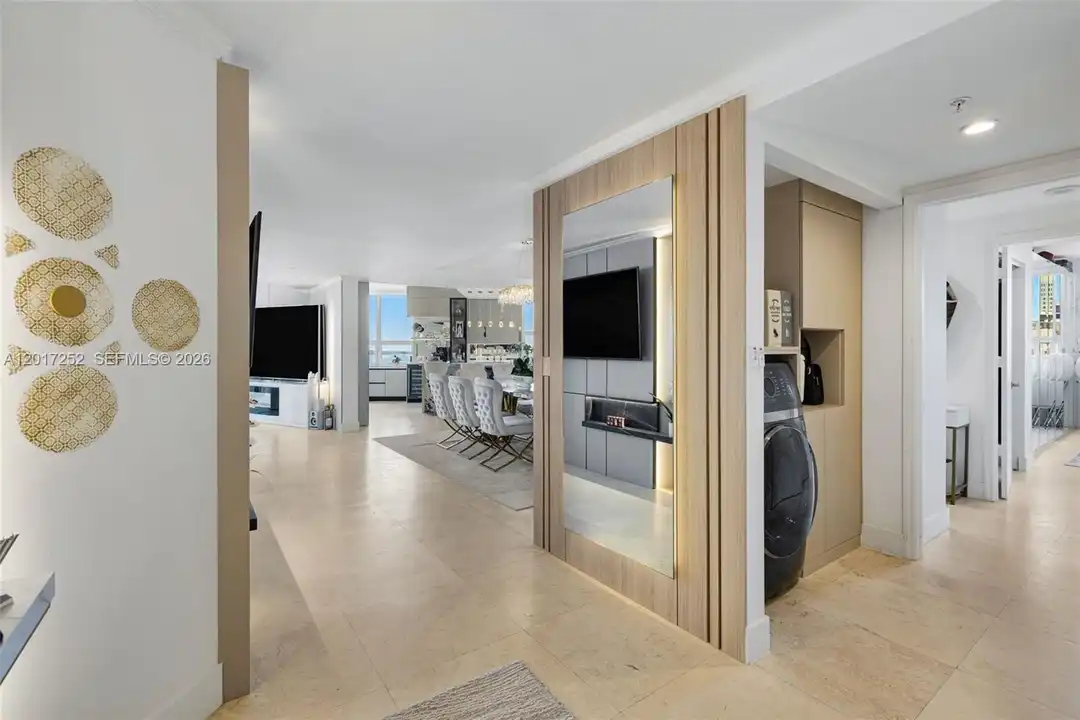 Apartment in Miami - View 3