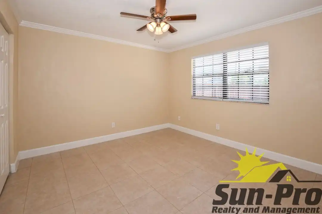 524 Taylor Rd - More