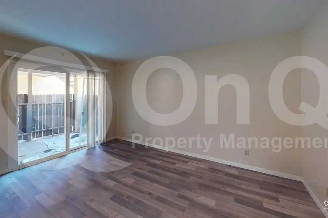 Apartment in Tucson - More