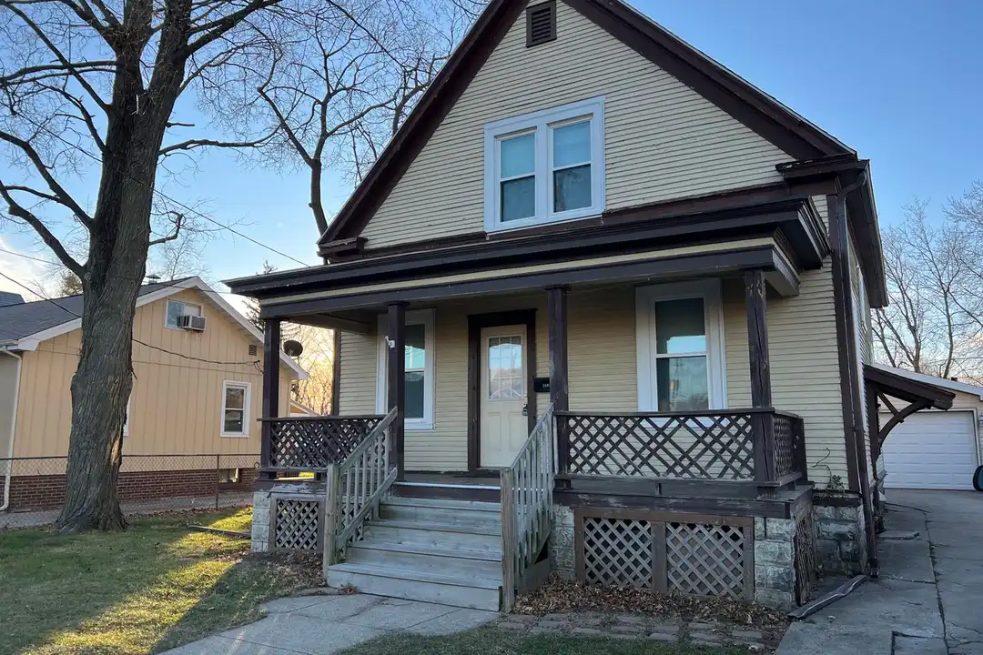 1603 S Center St – photo 1
