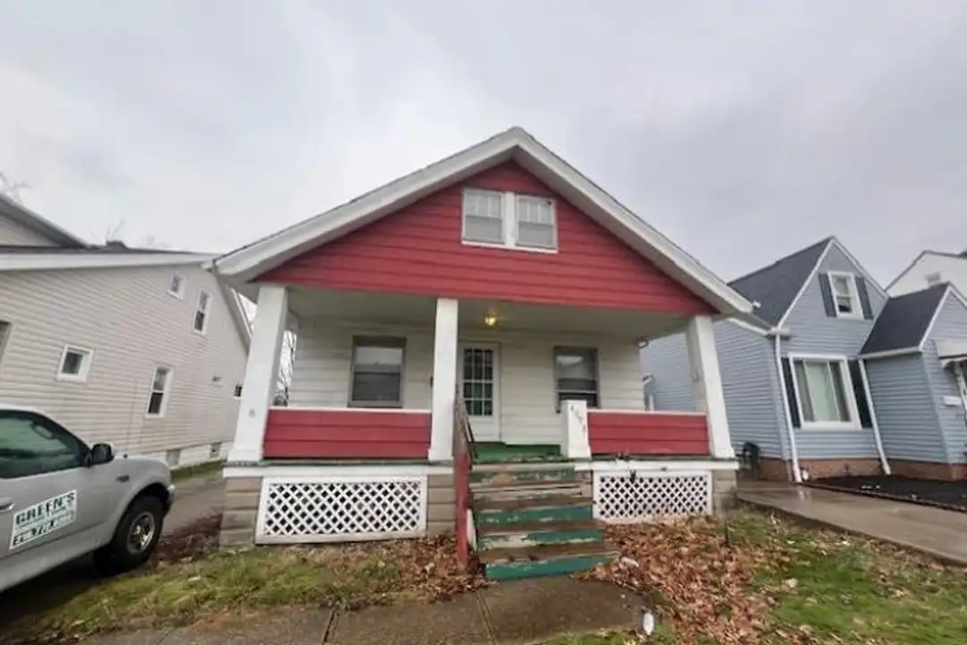 4898 E 95th St – photo 1