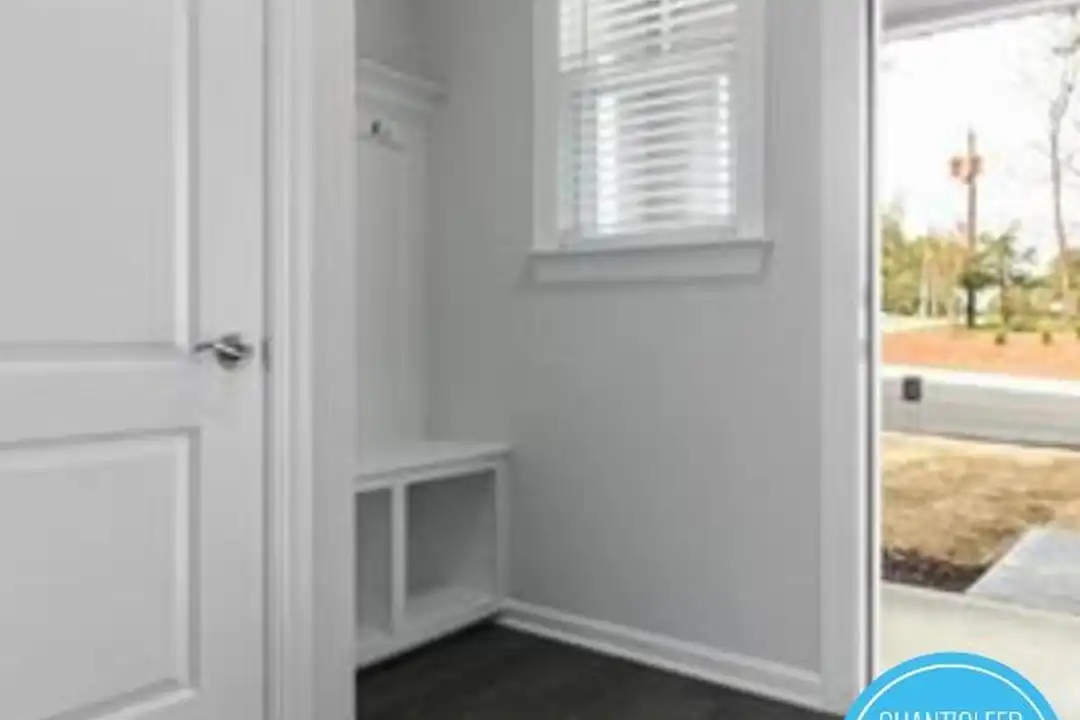 2022 Chipley Dr - More