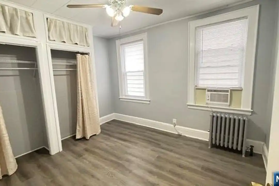 760 Hamilton St unit 1 - More