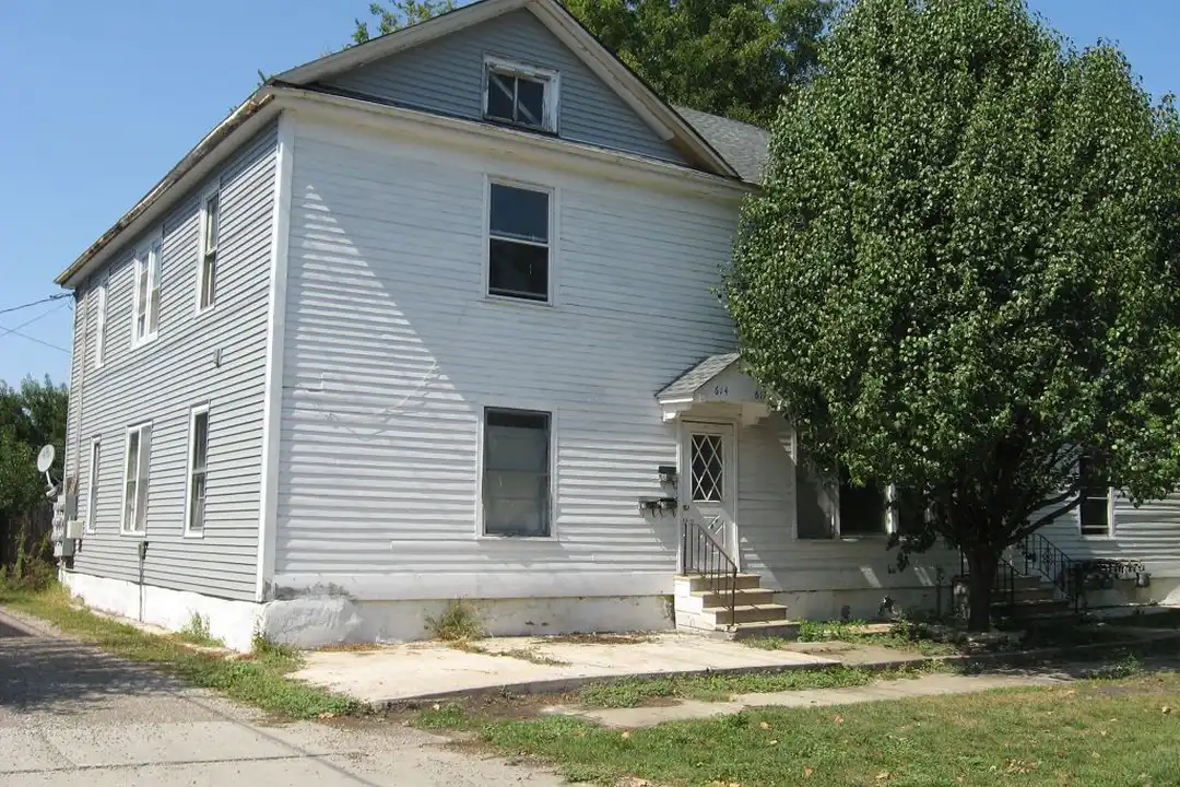 612 W 1st St unit # 2 - More