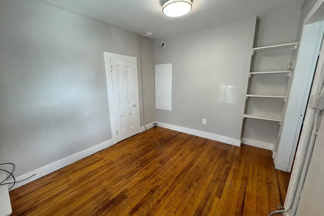 16 Glidden St unit 6 - View 6