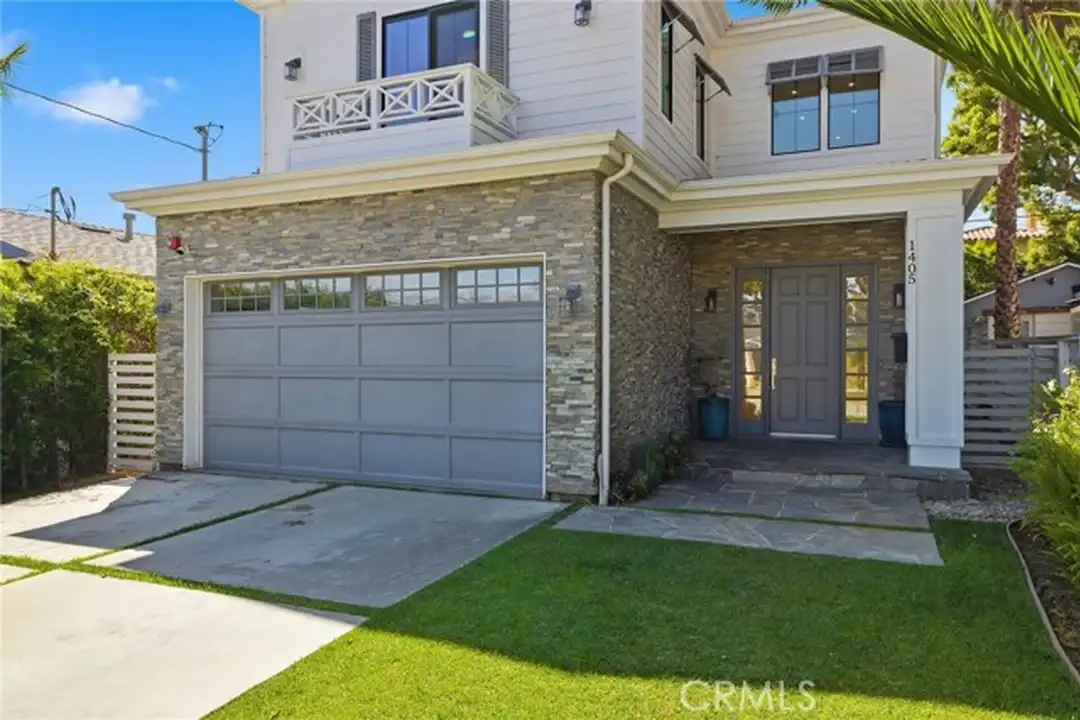 1405 Oak Ave - View 2
