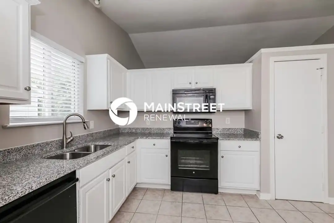 3304 Braefield Dr - More