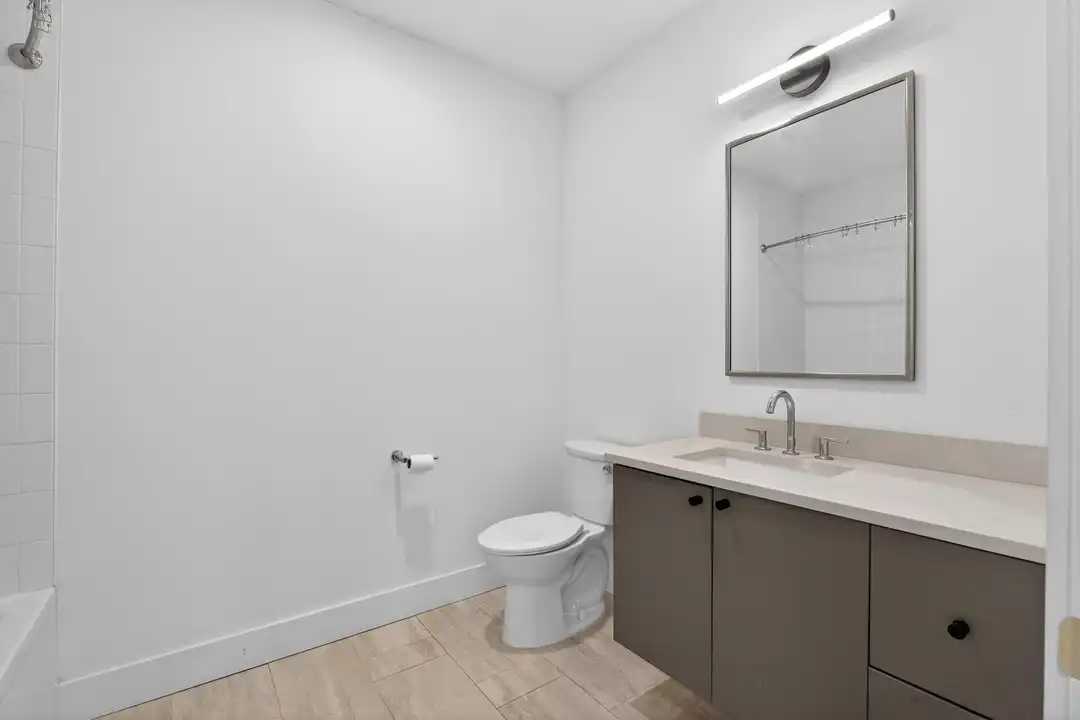 386 5th St #402A - More