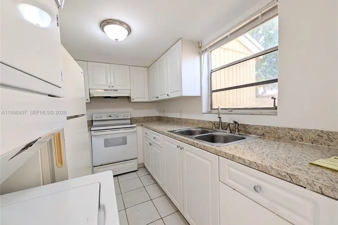 58 SW 14th Terrace - View 2