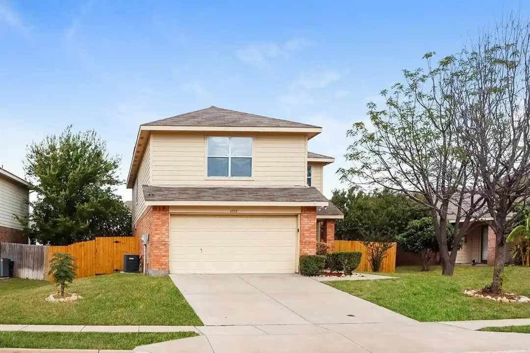 House in Fort Worth - View 2
