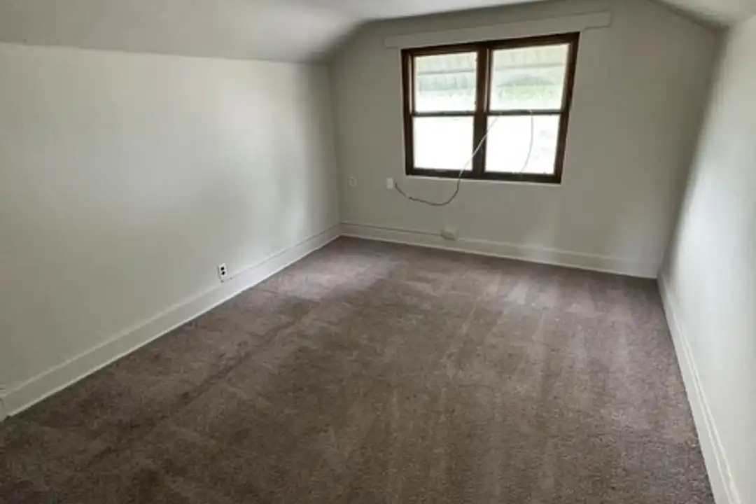 1018 Archer Ave unit 1018 1/2 Archer - View 4