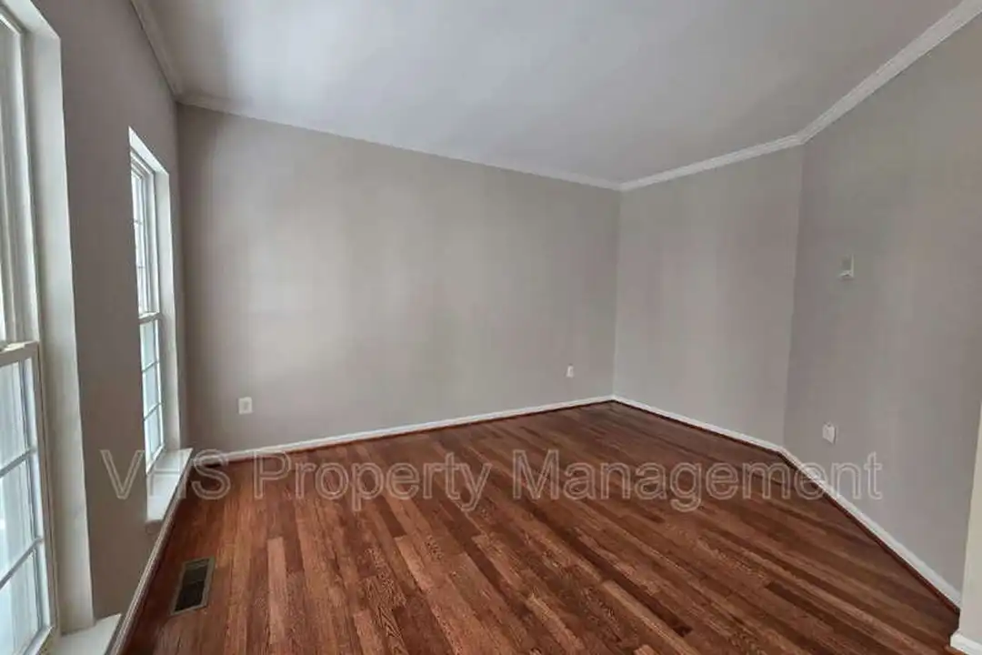 2520 Post Oak Dr - View 6