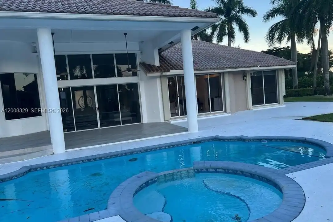 2534 Poinciana Dr - View 6