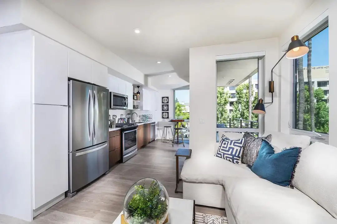 580 Anton - View 2