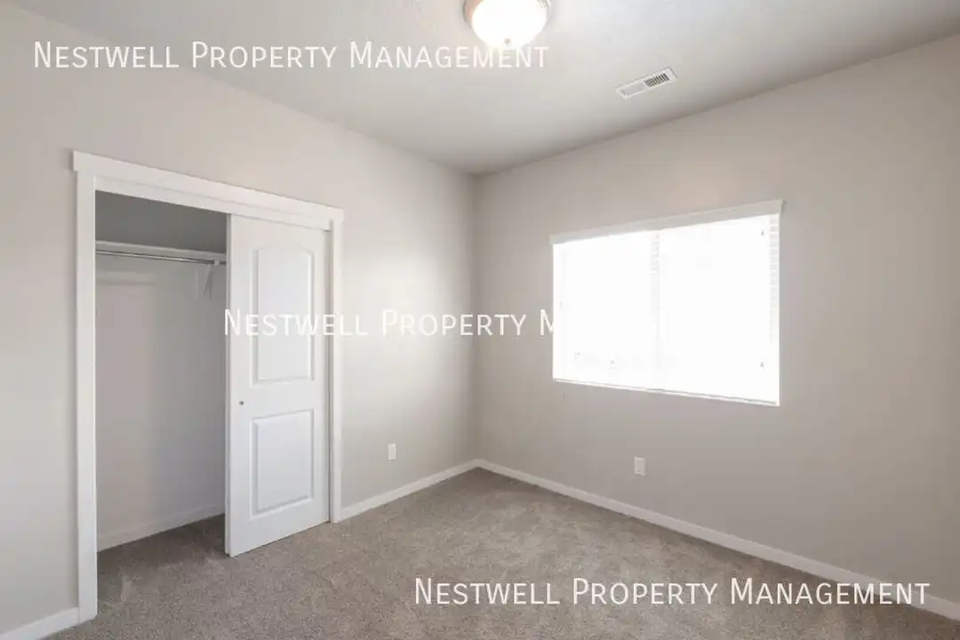 127 Jordan Ridge Boulevard - More