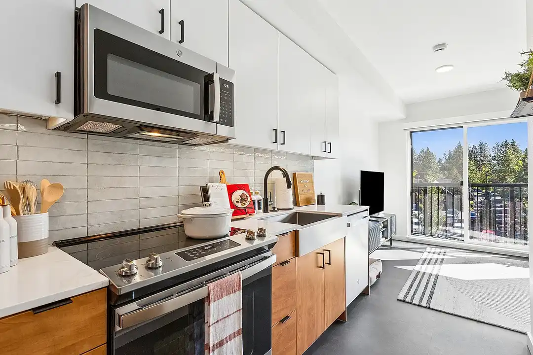 Apartment in Bend - View 2
