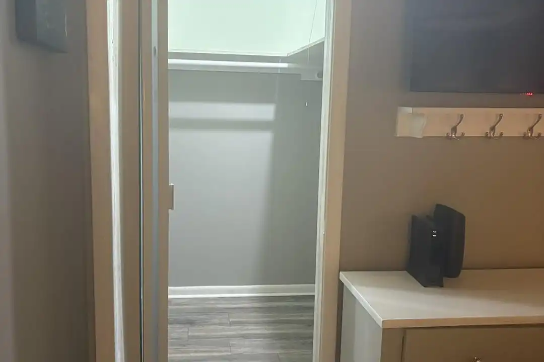 2348 Shelley St unit 9 - View 5