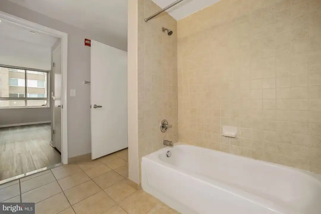 350 G St SW #N522 - More