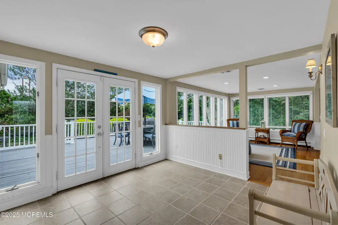 218 3rd Ave - More