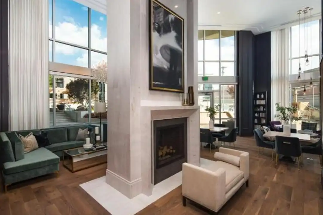 1000 Park Ave NE - View 6