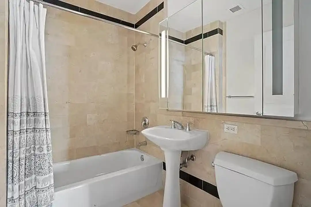 Apartment in New York, Whitehall, Manhattan - More